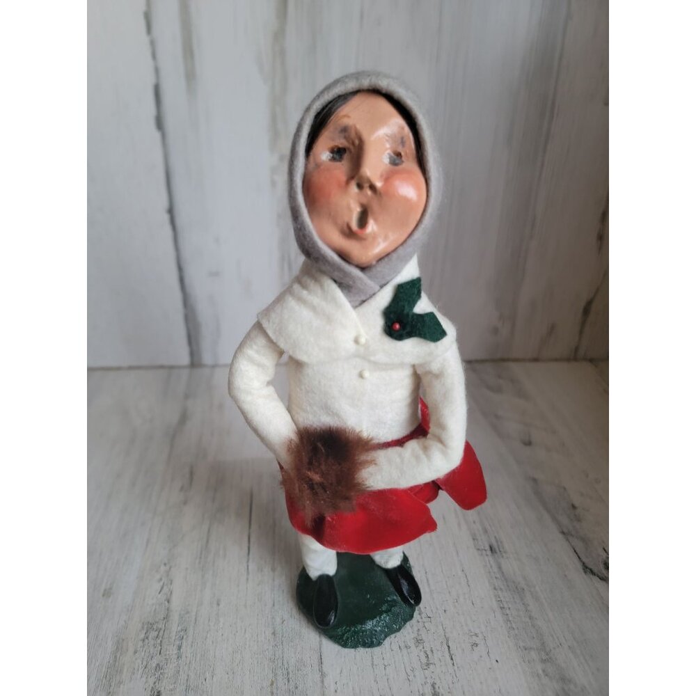 Byer's Choice vintage caroler girl mistletoe xmas figure vintage